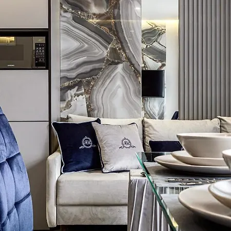 Family Boutique 1 - Two Bedroom * Львов