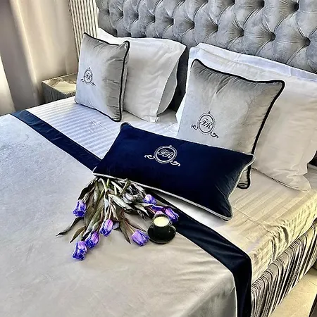 Family Boutique 1 - Two Bedroom Διαμέρισμα *