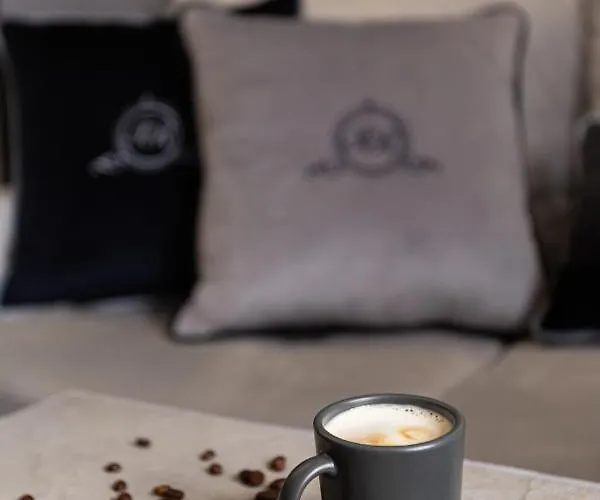 Family Boutique 1 アパート