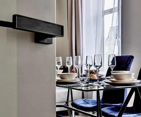 Family Boutique 1 * إلفيف