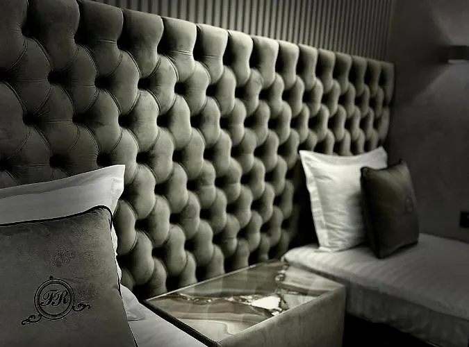 Family Boutique 1 * إلفيف