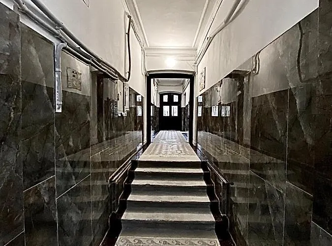 Family Boutique 1 アパート *